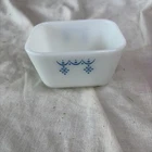 Vintage PYREX 1 1/2 Cup Rectangle Refrigerator Dish 501-B Blue Snowflake Garland