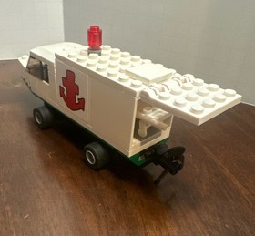 LEGO SpongeBob SquarePants: The Emergency Room (3832)