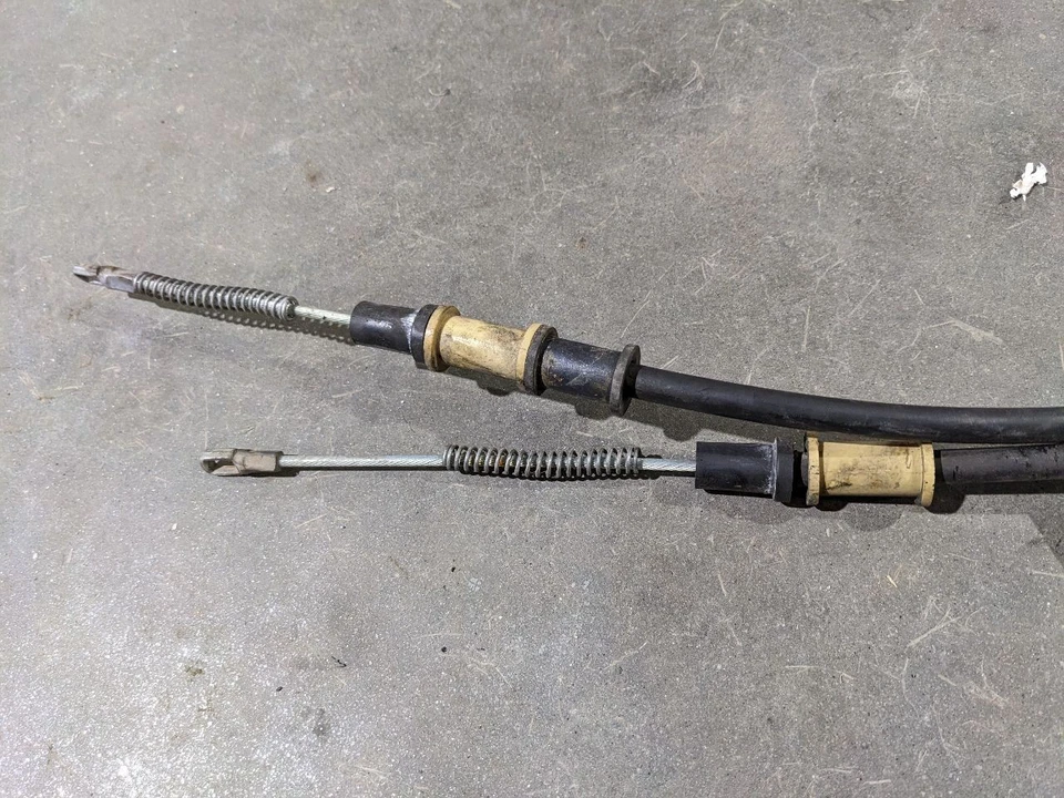 Chevrolet Camaro SS 2010-2015 trasero E cables de freno de emergencia estacionamiento 1176087 Foto 2 de 4