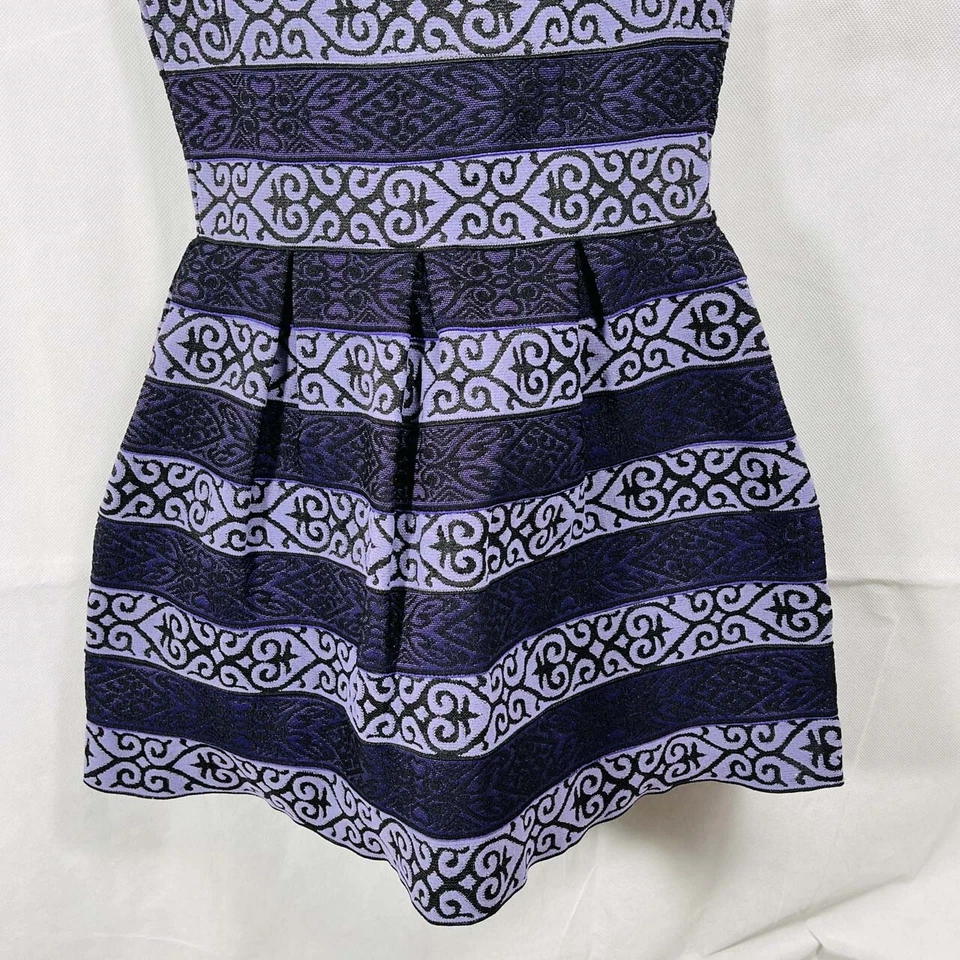 VESTIDO SEM MANGAS FEMININO BOUTIQUE ELISA B. LISTRADO ROXO Formas Texturizadas Tamanho 10 - Imagem 3 de 4