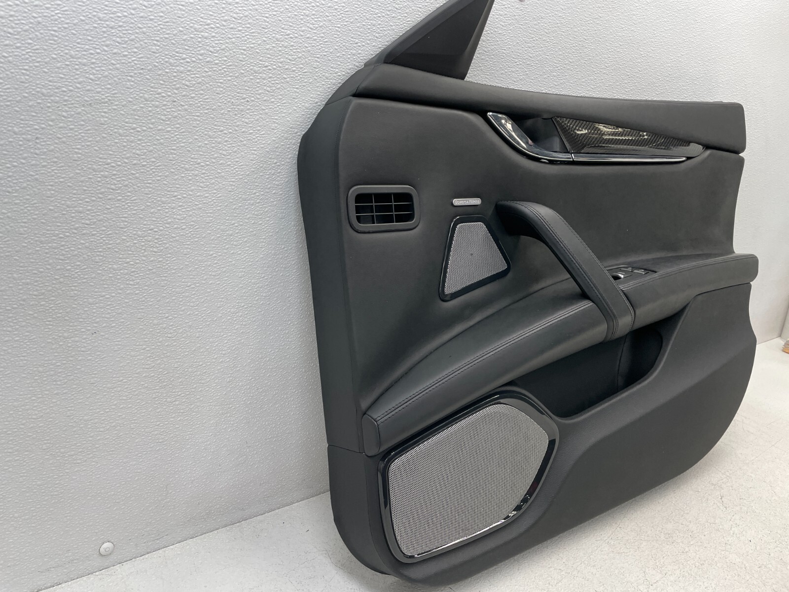 14-17 Maserati Quattroporte GTS Front Right Interior Door Cover Panel 1574 OEM