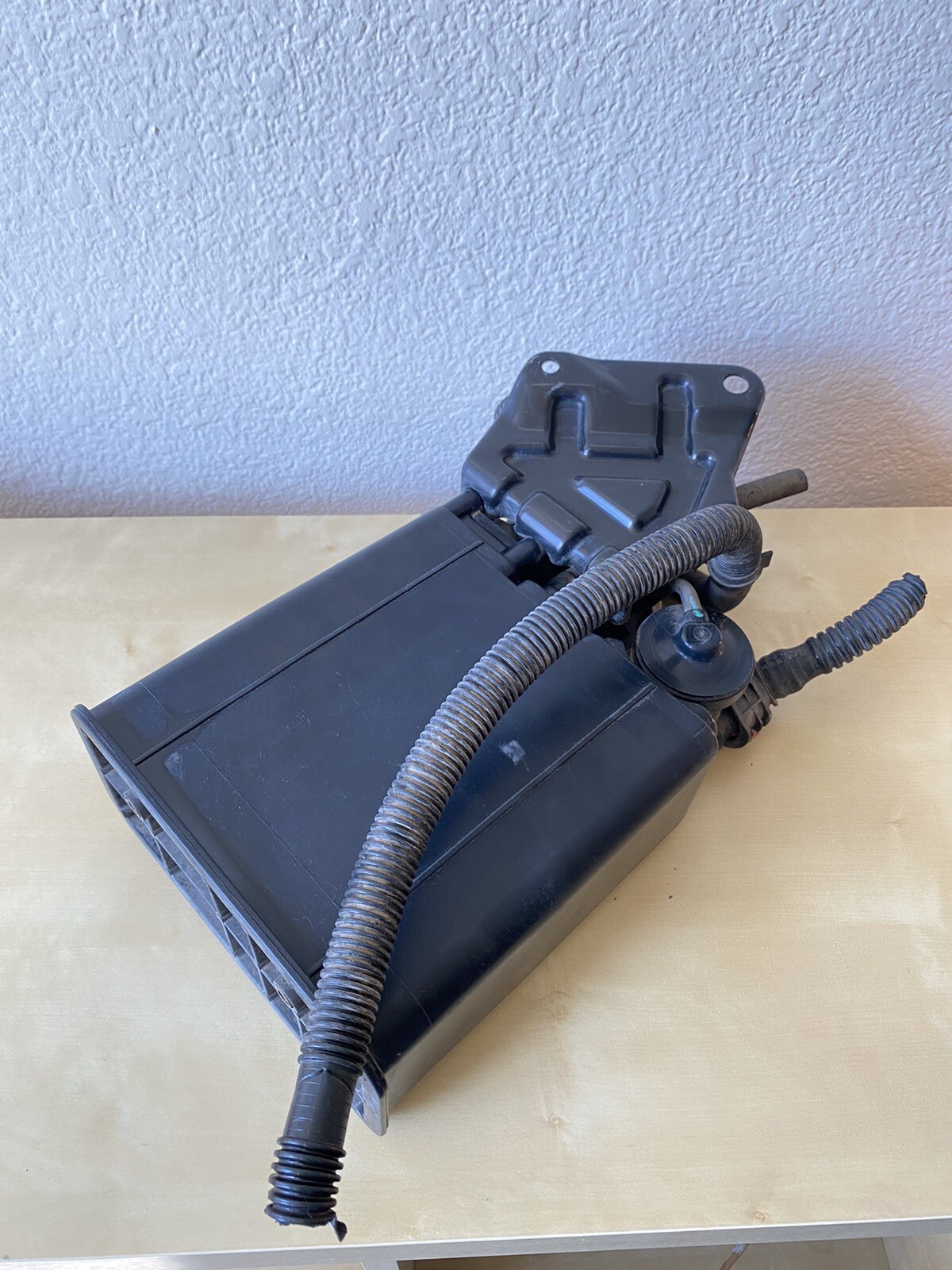 0512 Toyota Matrix Corolla Fuel Vapor EVAP Charcoal Canister 77740