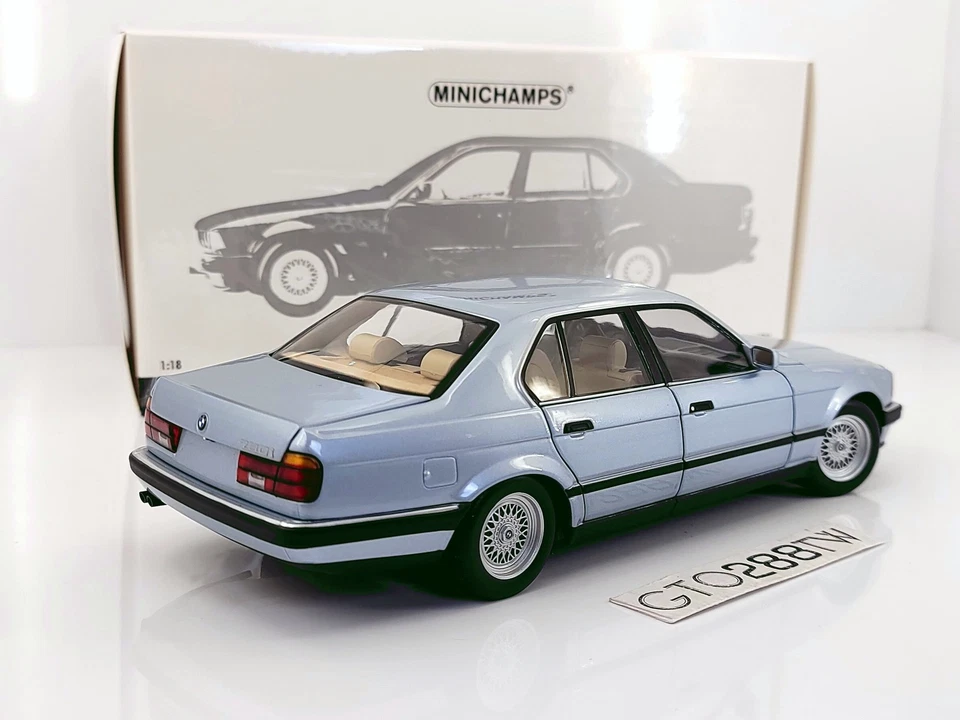 Minichamps 1:18 scale BMW 730i Sedan(E32) 1986(Light Blue Metallic) 7er/7 Series - Image 3 of 4