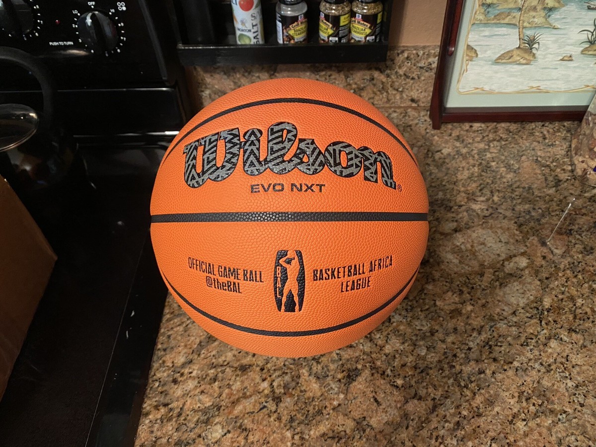 Wilson EVO NXT バスケットボール Wilson Evo NXT Game Basketball, Size 6, Composite Court Optics