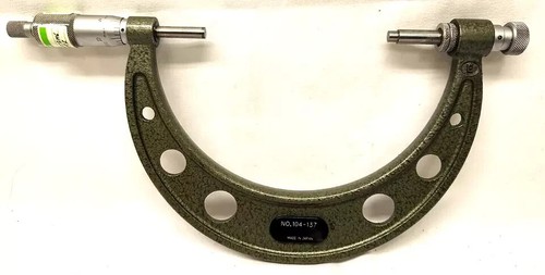 Mitutoyo 104-137 Interchangeable Anvil Micrometer 0-6" with Standards - Picture 6 of 12