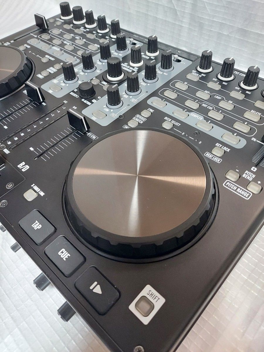 stanton DJC.4 PCDJコントローラー 、バッグ付き Stanton DJC.4 Digital DJ Controller W/Bag, bundle software