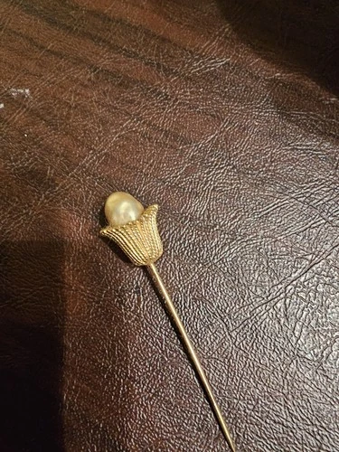 Miriam Haskell Unsigned Gold Tone Stick Pin Faux Pearl flower Vintage Estate  A