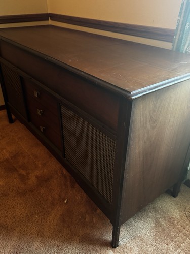 Emerson Stereo Console Garrard 3000 Turntable Model 33642 Oil Walnut