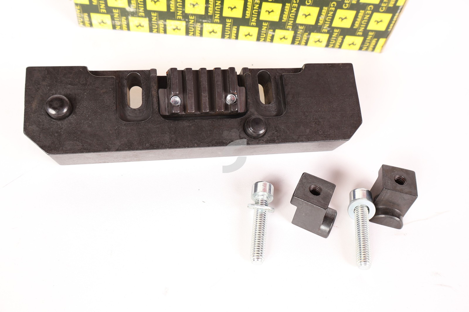 FE-95978621 AV8621 TOOL  Ferrari NEW