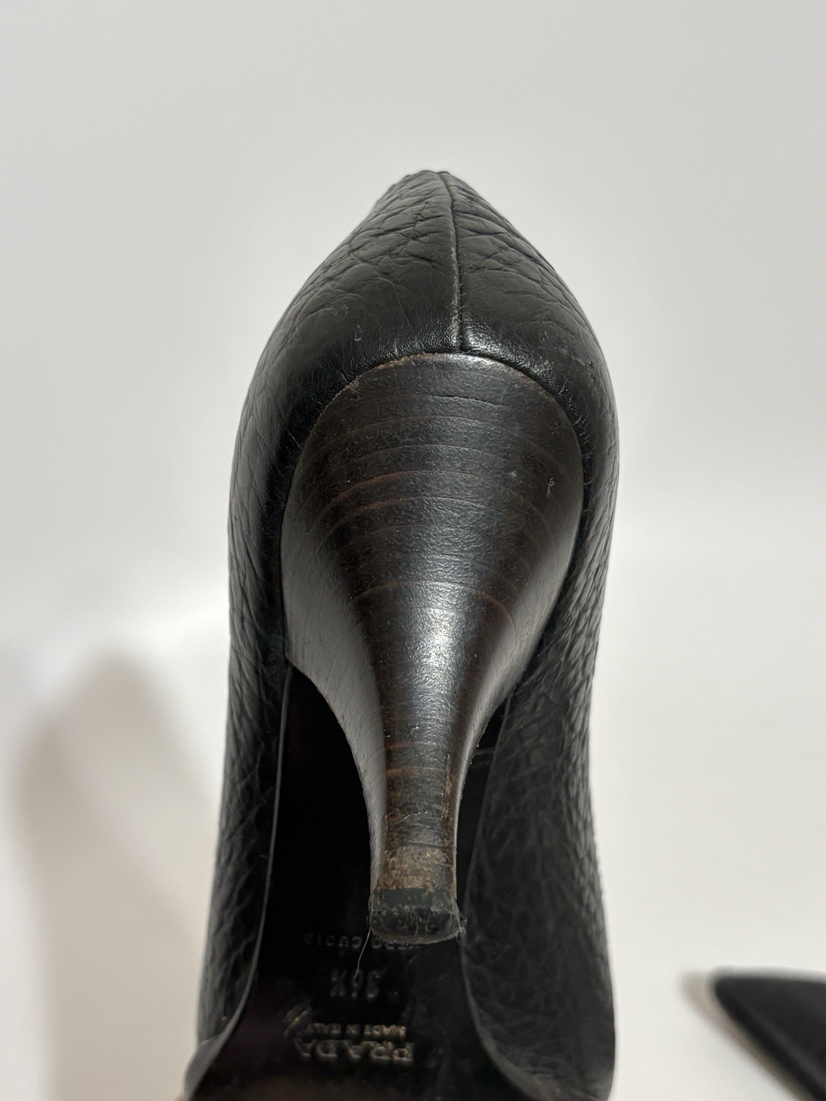 Vtg Prada Black Croc-Embossed Leather Gold Carabiner Heels 36.5 thumbnail 12