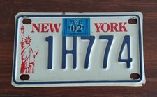 Vintage New York Statue of Liberty Motorcycle License Plate 1H774 (2002 Sticker)