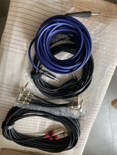 Set: 2 Gitarrenkabel, 1 Mikrokabel, 3 Patchka...