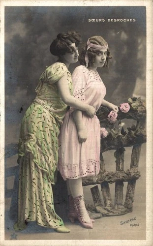 POSTCARD SISTERS DESROCHES