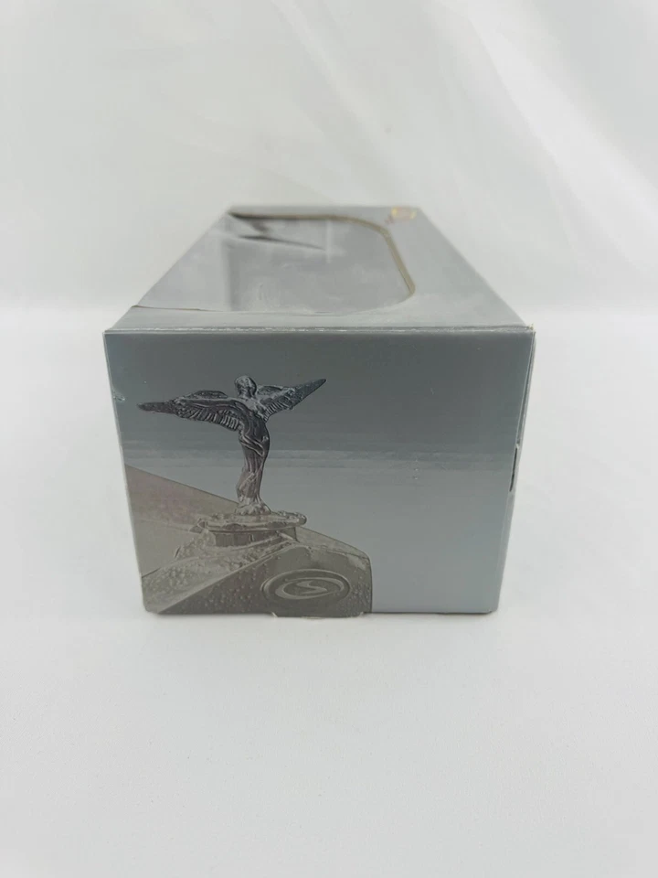 1931 FORD MODEL A DELIVERY PANEL TUDOR TRUCK  1:18 SIGNATURE MODELS - Image 4 of 4