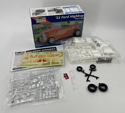 Revell 85-7625 1932 Ford Highboy Street Rod Kit 1/25 Model Car Mountain NIOB