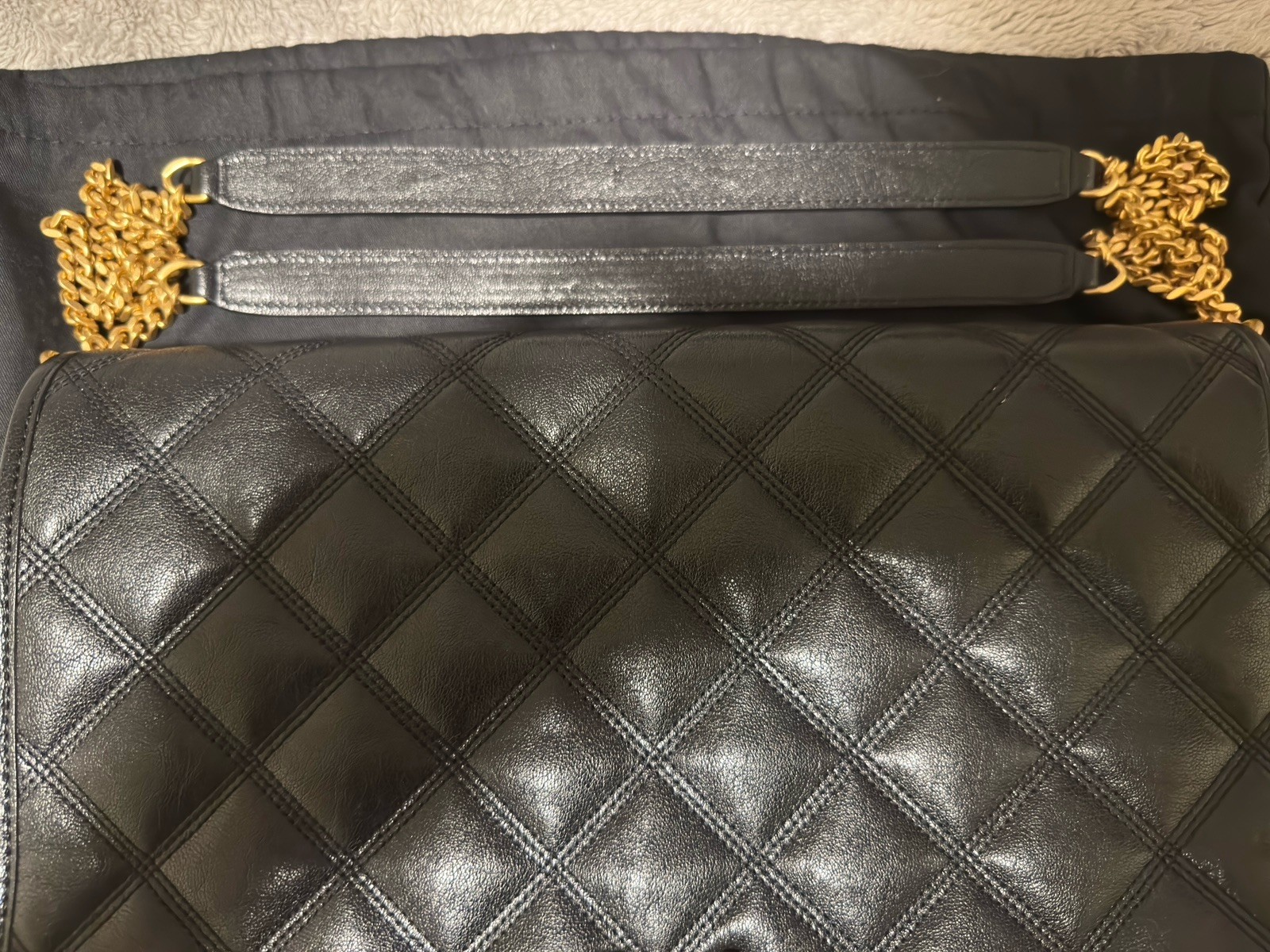 Borsa a tracolla trapuntata YSL Saint Laurent Becky in pelle di agnello nera