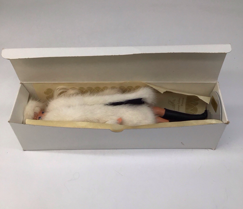 Vintage 1995 Vericci Accessories Barbie Mink Coat/Hat & Leather Boots #161/500 - Picture 9 of 10