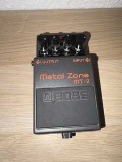BOSS METAL ZONE MT 2