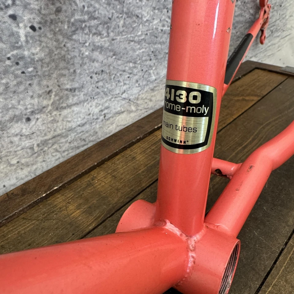 Vintage Schwinn Mirada Frame 26in 4130 CRMO MTB 80s 26in 120mm Cafe Salmon - Image 4 of 4