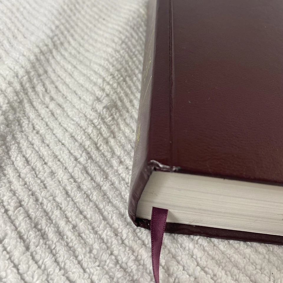 The Everyday Life Bible Joyce Meyer Amplified Version Maroon Hardcover 2006 - Image 2 of 4