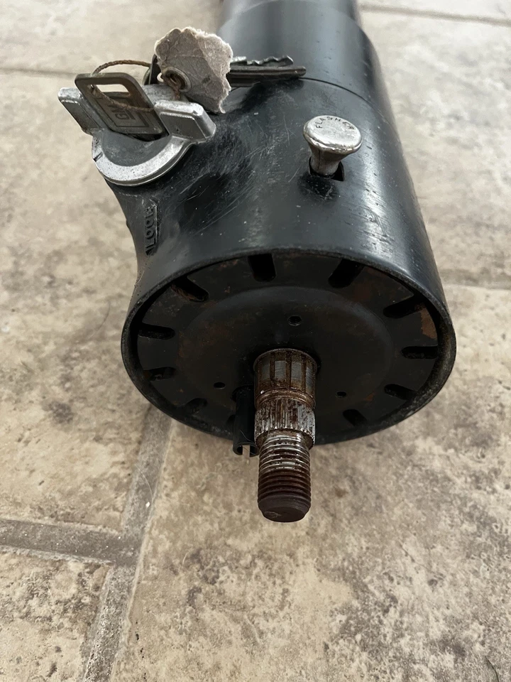 GM A 1968-1972 carrocería Oldsmobile columna de dirección de cambio de piso con eje inferior Foto 2 de 4