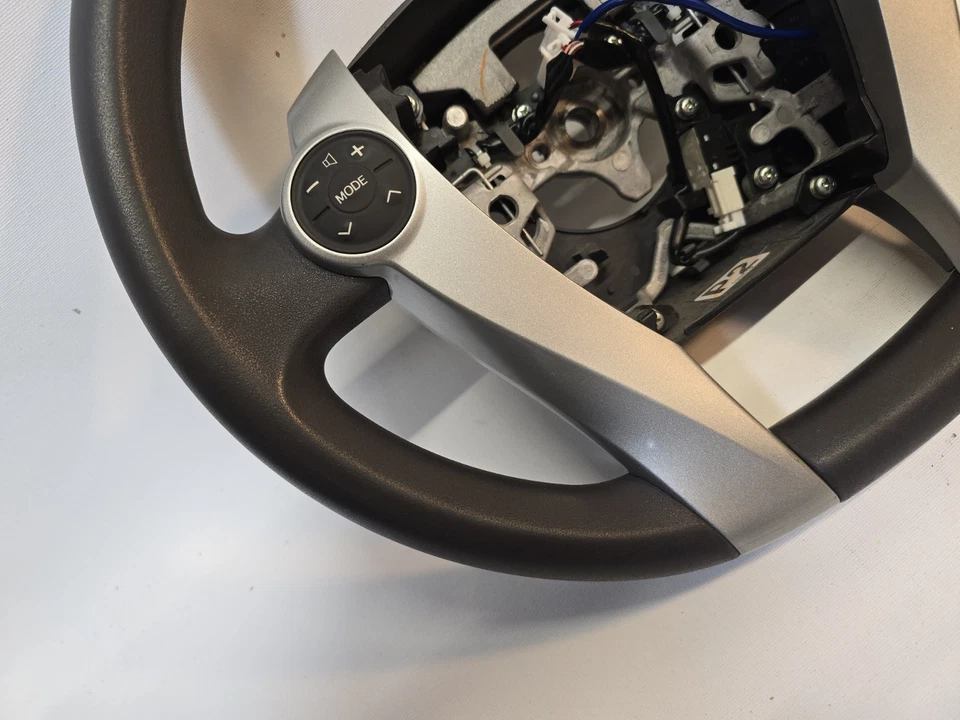 Volante Toyota Prius 2010-19 sin Bluetooth negro 45100-47120-C0 Foto 3 de 4