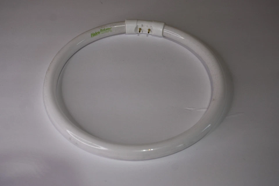 4 Pack HALCO | Replacement Bulb | 22W FC22T5/835 109080 - Image 3 of 4