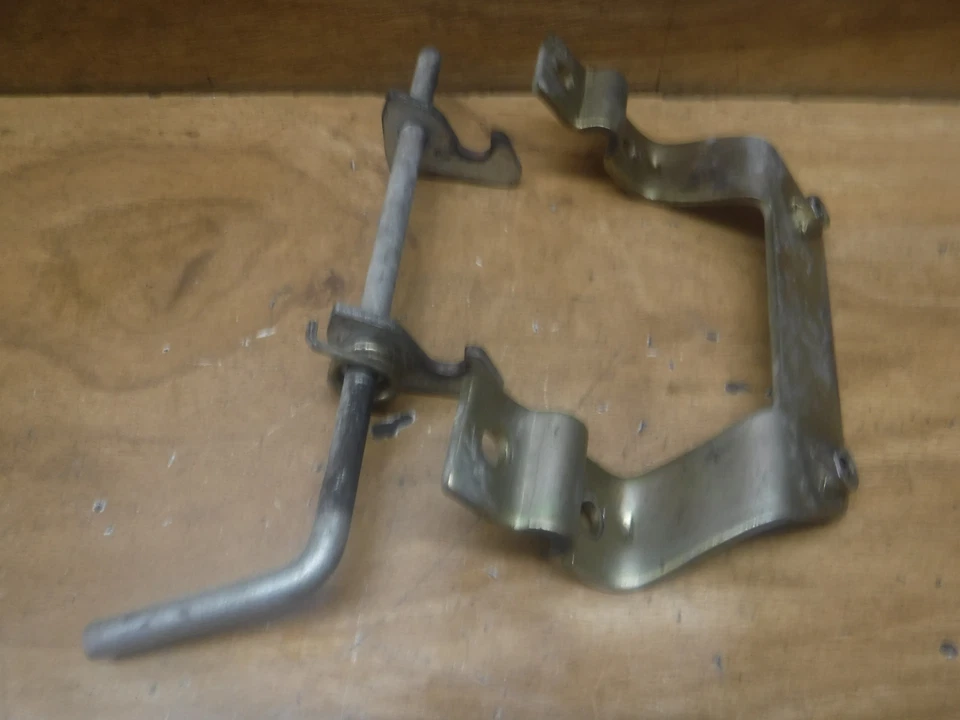 Yamaha RT100 RT 100 1996 96 OEM SOPORTE DE PESTILLO DE ASIENTO SOPORTE ENVÍO RÁPIDO Foto 3 de 4