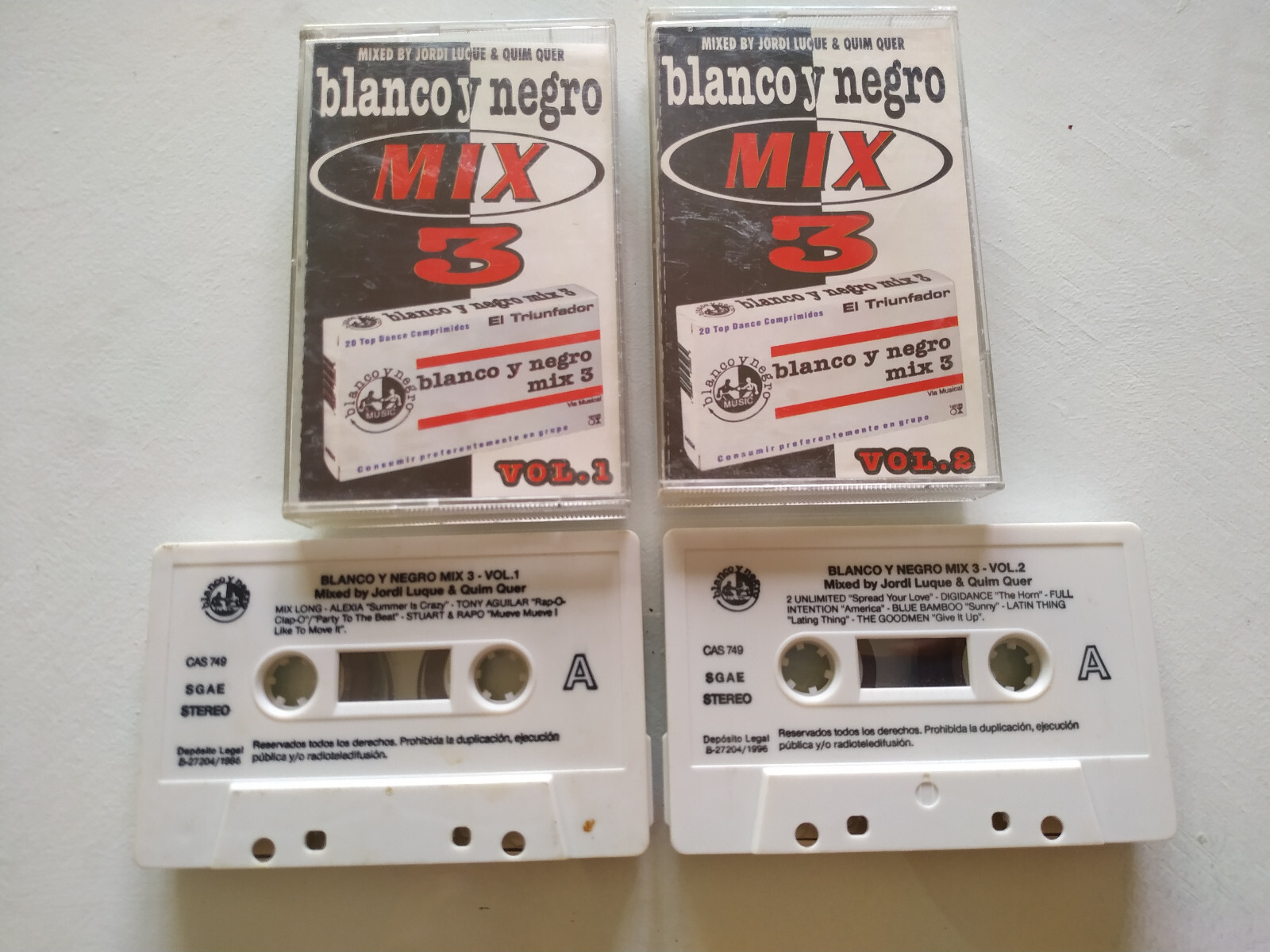 White and Black Mix 3 Mixed By Jordi Luque & Quim Quer 2 x Tape Cassette 2T