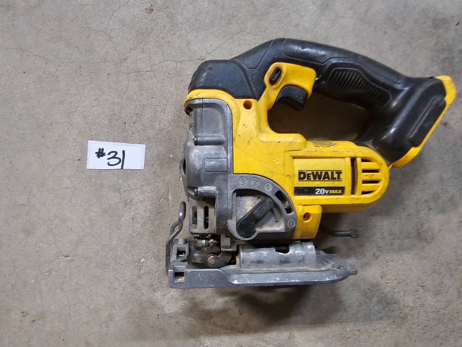 DEWALT DCS331B 20V MAX LiIon Cordless Jig Saw (Tool Only) 31
