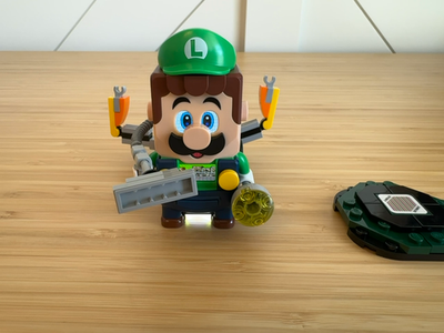 LEGO Super Mario Poltergust Suit From Set 71397 NEW (Suit +