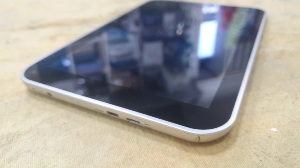 TGB305 Toshiba Encore WT8 Windows Tablet Toshiba WTA-8 READ DESCRIPTION - Image 4 of 4