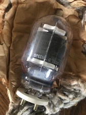 Vintage NOS Raytheon JAN 715B Vacuum tube