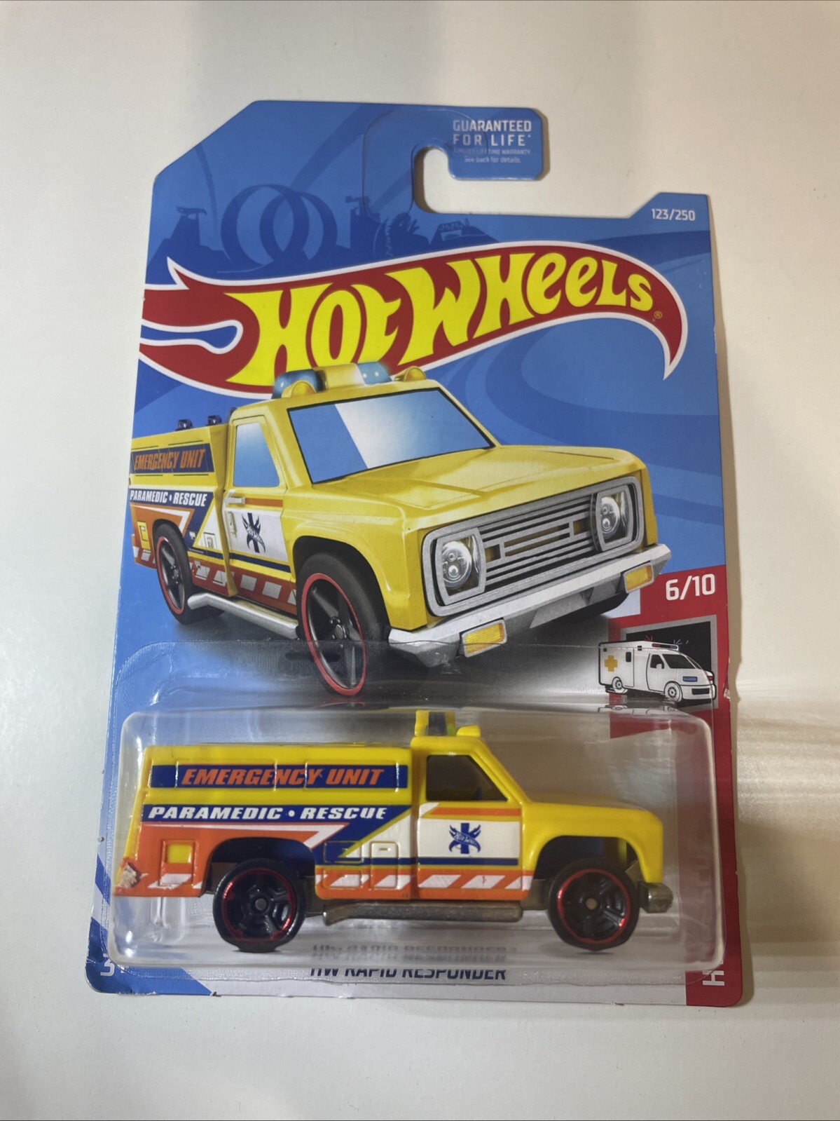 2019 Hot Wheels #123 HW Rescue-Emergency Unit RAPID RESPONDER Yellow w/BlackMC5s