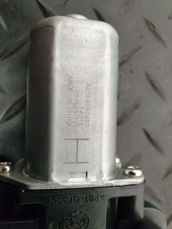 2015 Volvo V40 MK3 Diesel Manual 5 Door Window Regulator Rear Right Side - Image 3 of 4