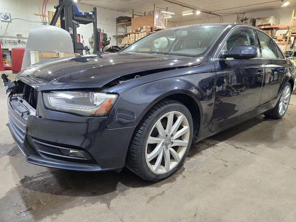 Puerta de llenado de combustible A4 AUDI 2013 644897 Foto 2 de 4