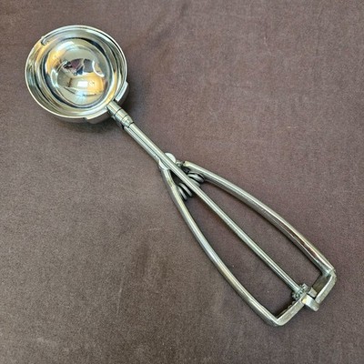 Vintage Bonzer Hand Mechanical Ice Cream Scoop 3 Oz 2 ½  Diameter Portioner