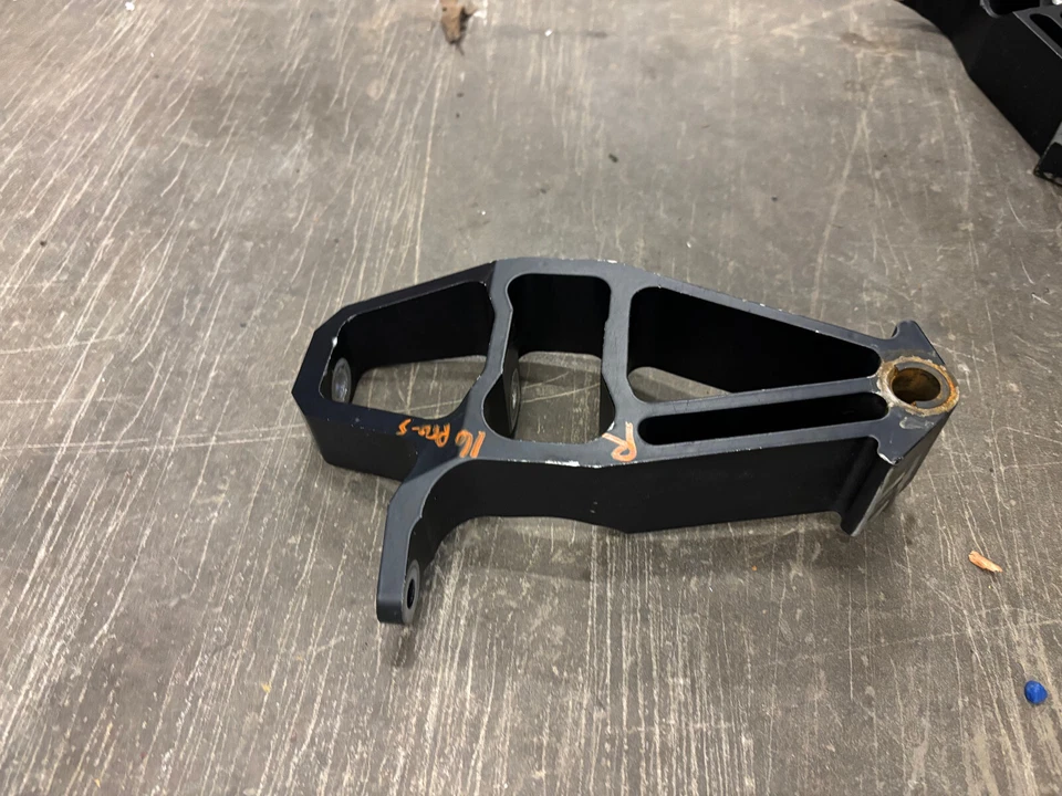 Polaris 600 Switchback Pro S X Axys 800 Rush Indy 12 13-21 OEM Right Ski Spindle - Image 2 of 4