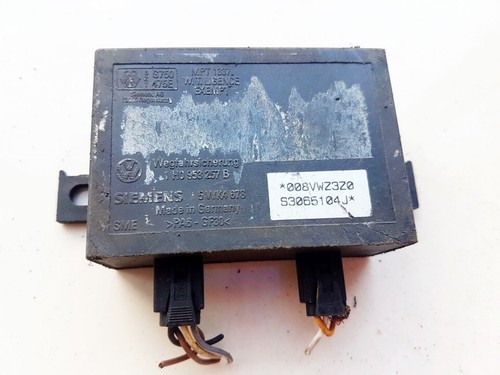 Volkswagen Golf 1999 Immobiliser ECU 1H0953257B, S3065104J #839642-51