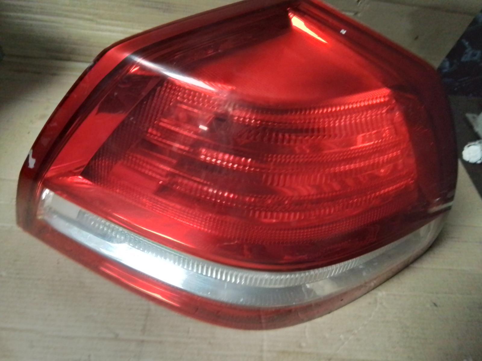 holden-commodore-left-taillight-ve-sedan-berlina-08-06-05-13-06-07