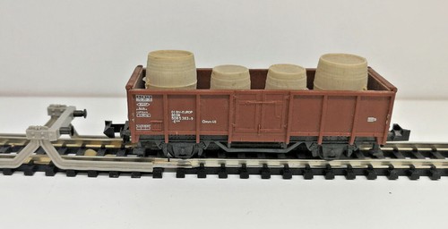 Trix Spur N Hochbordwagen der DB beladen mit Fäßern ohne OVP #13309 | Condition: Gebraucht