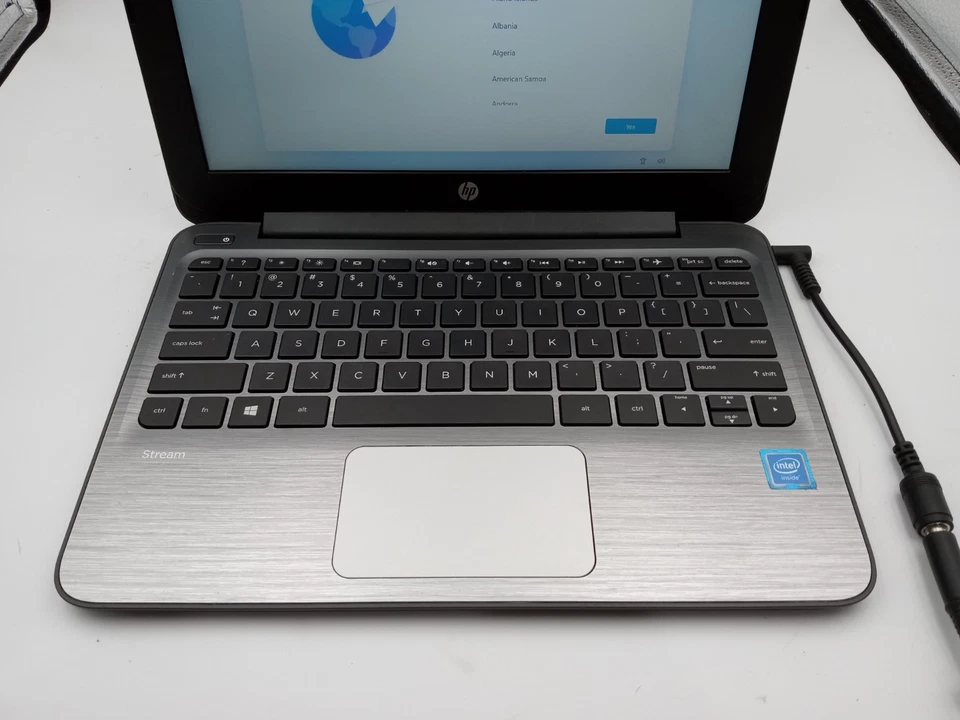 Portátil HP Stream 11 Pro G2 11" Intel Celeron 4GB 64GB W11 - BATERÍA DEFECTUOSA - RR Foto 2 de 4