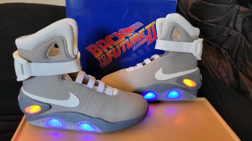 Universal Studios Zurück in die Zukunft Schuhe offiziell lizenziert Air Mags Größe 12