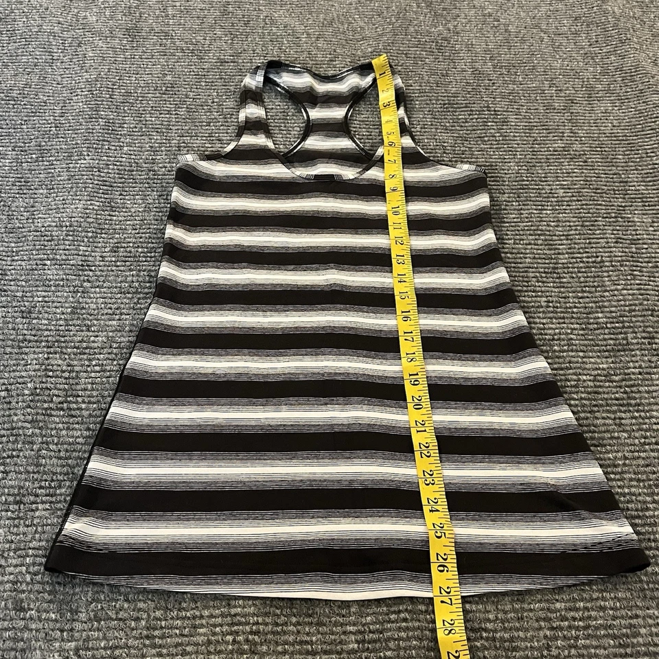 Camisa sin mangas Lululemon para mujer talla 8 espalda deportiva negra blanca a rayas ropa deportiva Foto 3 de 4