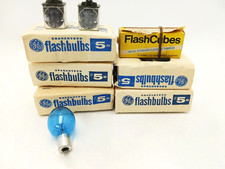 Lot of GE Flashbulds 21 5B Plus 5 Flashcubes