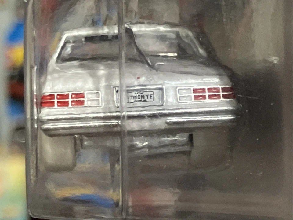 Chevy Monte Carlo White Lightning Chase 2022 Johnny Lightning 1/64 1979 Foto 4 de 4