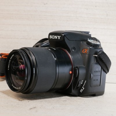 Sony Alpha DSLR-A200 10.2MP DSLR Camera W lens *TAKES PICS BUT BROKEN LCD* AS IS
