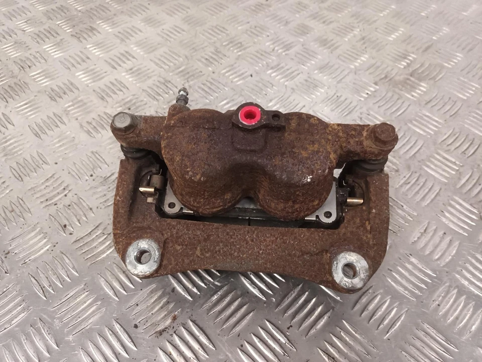Pinza de freno delantera pasajero izquierdo lexus nx300h 14-21 mk1 n/s 4775048110 492707 Foto 3 de 4