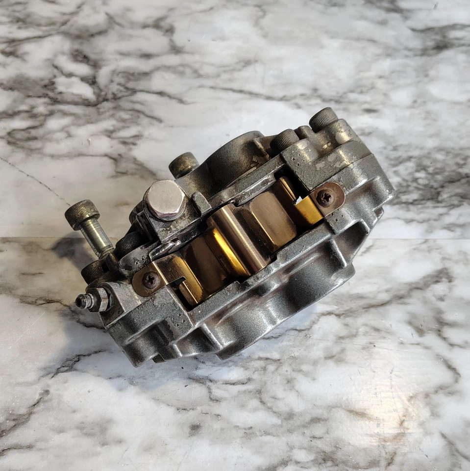 Pinza de freno delantera derecha 94-97 Kawasaki Ninja ZX-7 ZX-7R OEM 43041-1498-FE Foto 3 de 4