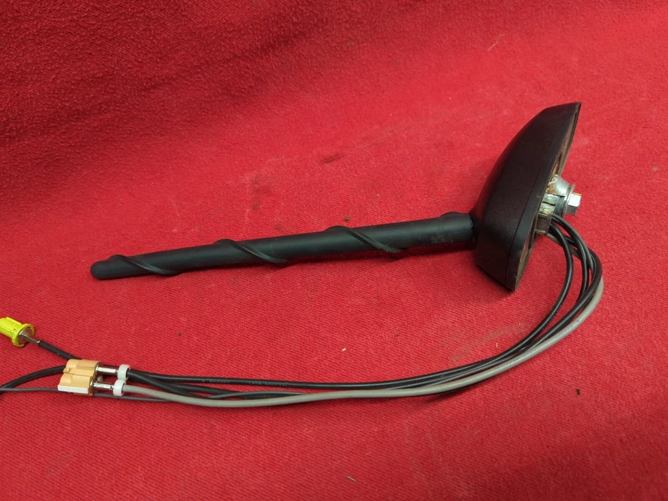 2007-2010 Saturn Vue / Torrent / Equinox - Antena de techo / Base / Mástil - Foto 2 de 4